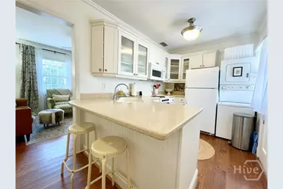 215 W Taylor Street, Savannah, GA 31401 - Photo 5