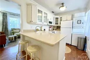 215 W Taylor St, Savannah, GA 31401 - Photo 5