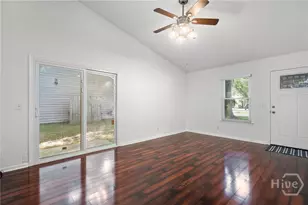 18 E White Hawthorne Dr, Savannah, GA 31419 - Photo 7