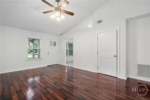 18 E White Hawthorne Dr, Savannah, GA 31419 - Photo 9