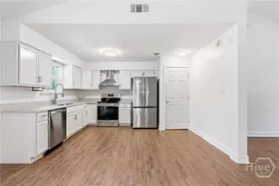 911 Juanita St, Savannah, GA 31410 - Photo 11