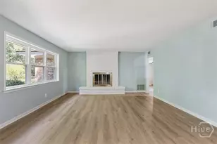 1462 Marlborough Way, Savannah, GA 31406 - Photo 5
