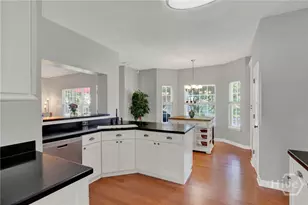 315 Gloucester Rd, Savannah, GA 31410 - Photo 11