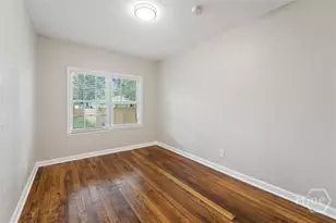 1315 E 55th St, Savannah, GA 31404 - Photo 17
