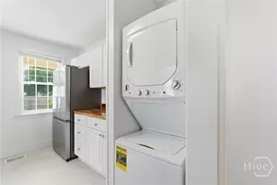2324 E 40th St, Savannah, GA 31404 - Photo 11