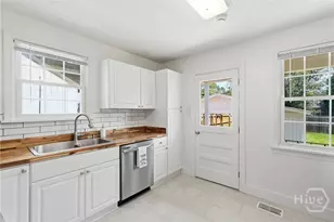 2324 E 40th St, Savannah, GA 31404 - Photo 13