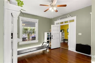 534 E Waldburg St, Savannah, GA 31401 - Photo 9