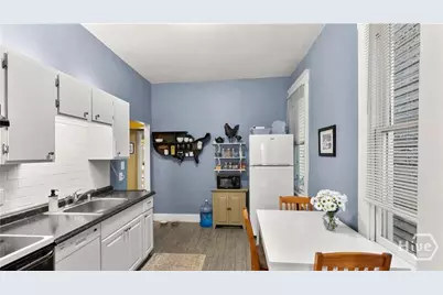 534 E Waldburg Street, Savannah, GA 31401 - Photo 15