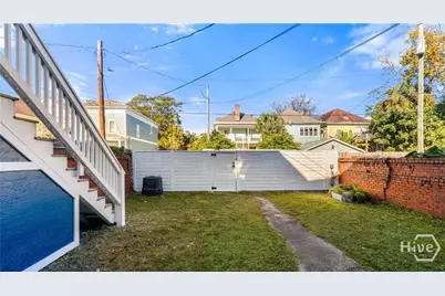 534 E Waldburg Street, Savannah, GA 31401 - Photo 17