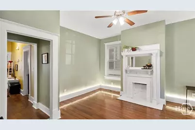 534 E Waldburg Street, Savannah, GA 31401 - Photo 11