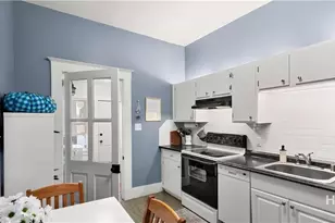 534 E Waldburg St, Savannah, GA 31401 - Photo 13
