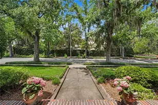 27 E 49th St, Savannah, GA 31405 - Photo 9