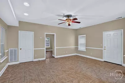 1127 E Bolton Street, Savannah, GA 31404 - Photo 9