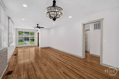 631 W 45th Street, Savannah, GA 31405 - Photo 9