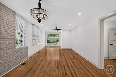 631 W 45th Street, Savannah, GA 31405 - Photo 15