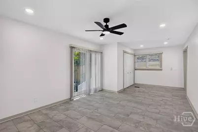 631 W 45th Street, Savannah, GA 31405 - Photo 19