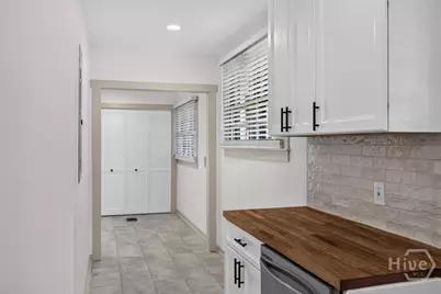 631 W 45th Street, Savannah, GA 31405 - Photo 21