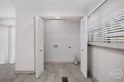 631 W 45th Street, Savannah, GA 31405 - Photo 21