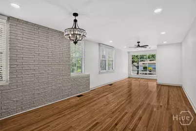 631 W 45th Street, Savannah, GA 31405 - Photo 13