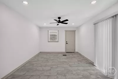 631 W 45th Street, Savannah, GA 31405 - Photo 23
