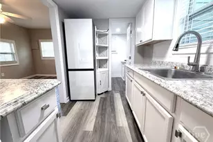 1902 Stone St, Savannah, GA 31410 - Photo 7
