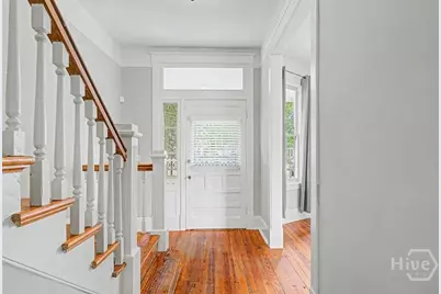 301 W 34th Street, Savannah, GA 31401 - Photo 9