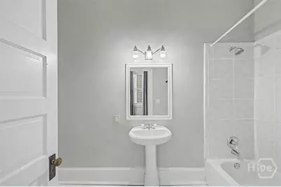 301 W 34th Street, Savannah, GA 31401 - Photo 25