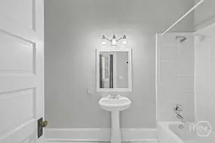 301 W 34th St, Savannah, GA 31401 - Photo 25