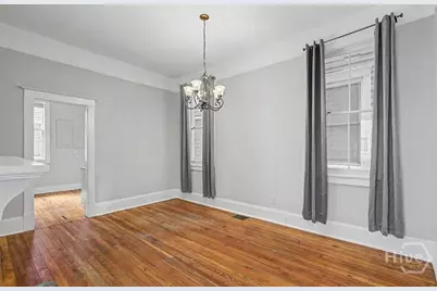 301 W 34th Street, Savannah, GA 31401 - Photo 17