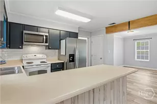 306 Burlington Rd, Savannah, GA 31410 - Photo 11
