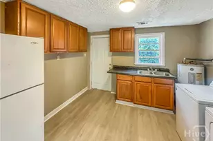 1204 Murphy Ave, Savannah, GA 31415 - Photo 7