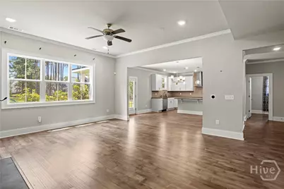 115 Oakcrest Drive W, Savannah, GA 31419 - Photo 7