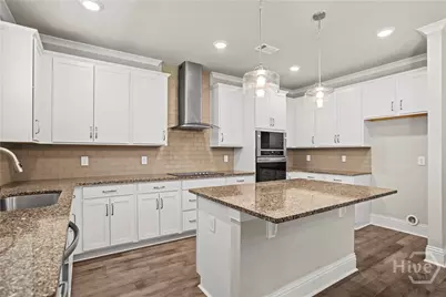 115 Oakcrest Drive W, Savannah, GA 31419 - Photo 9