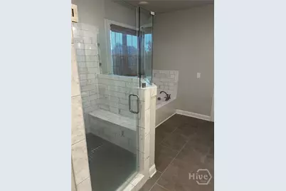 115 Oakcrest Drive W, Savannah, GA 31419 - Photo 5