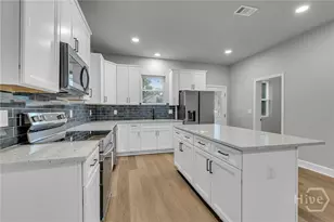 828 W 48th St, Savannah, GA 31405 - Photo 13