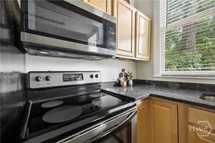 122 W 31st St, Savannah, GA 31401 - Photo 15