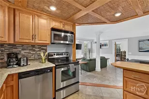 1010 E Victory Dr, Savannah, GA 31405 - Photo 17