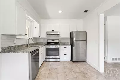 2332 Bona Bella Avenue, Savannah, GA 31406 - Photo 7