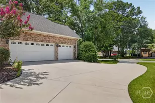 639 Chastain Cir, Richmond Hill, GA 31324 - Photo 3