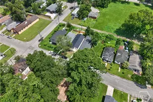 718 W 51st St, Savannah, GA 31405 - Photo 27