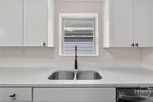718 W 51st St, Savannah, GA 31405 - Photo 9