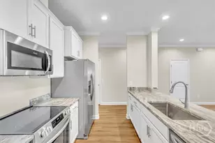 39 Travis St, Savannah, GA 31406 - Photo 9