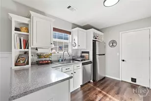 17 Chapel Dr, Savannah, GA 31406 - Photo 15