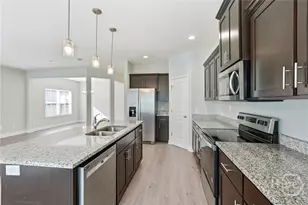 643 Fairview Cir, Hinesville, GA 31313 - Photo 3