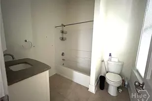 818 Drayton St, Savannah, GA 31401 - Photo 15