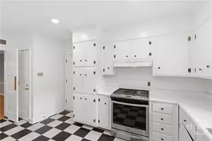 28 E 56th St, Savannah, GA 31405 - Photo 13