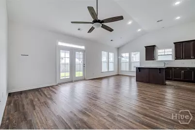 20 Mirror Lake Drive, Savannah, GA 31407 - Photo 5