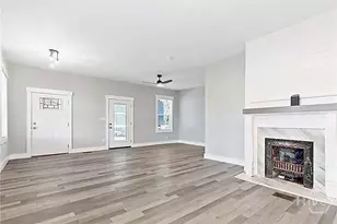 1105 E 38th St, Savannah, GA 31404 - Photo 13
