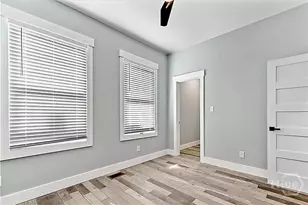 1105 E 38th St, Savannah, GA 31404 - Photo 11