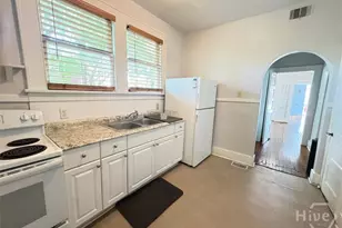 1111 E 35th St, Savannah, GA 31404 - Photo 9